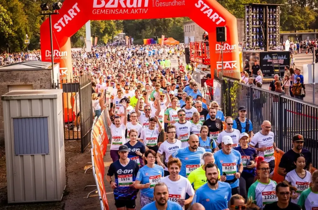 Firmenlauf Berlin - B2Run am 17.9.2024 im Berliner Olympiastation. Das Team von ETL mit am Start. 